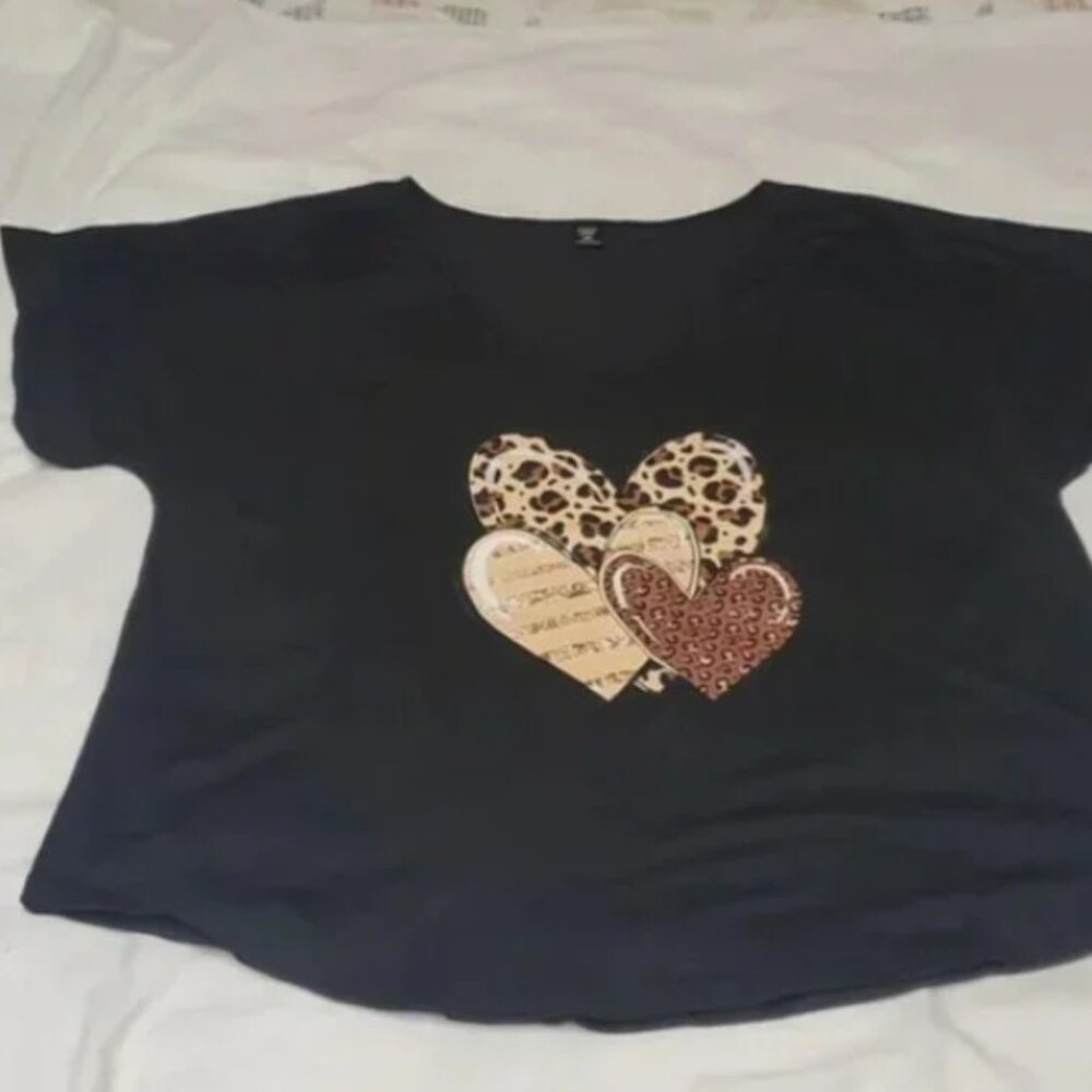 SHEIN Cute Leopard Heart Print T-Shirt in Black Size 1XL NWOT